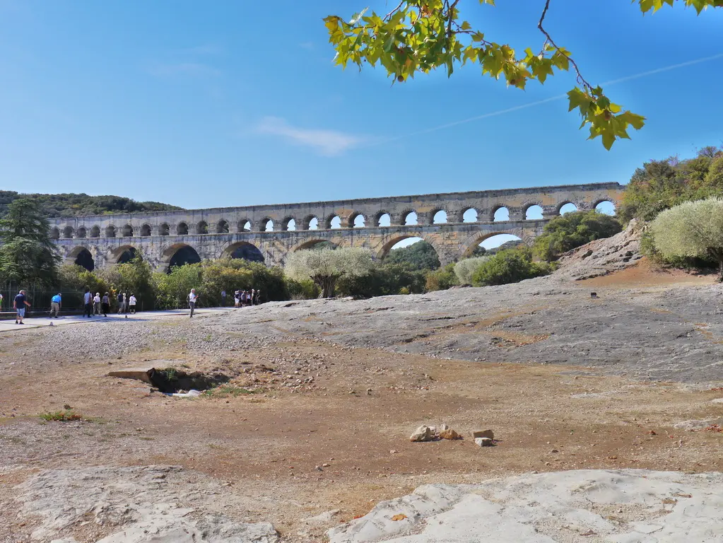 Römisches Aquädukt Pont du Gard bei Nîmes