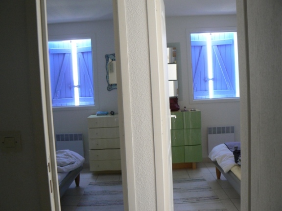 Haus: Blick in beide Schlafzimmer